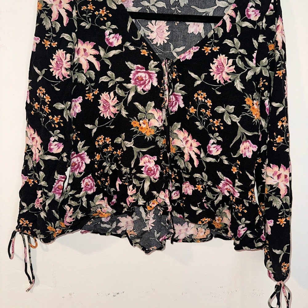 American Eagle Outfitters Black Floral Top
